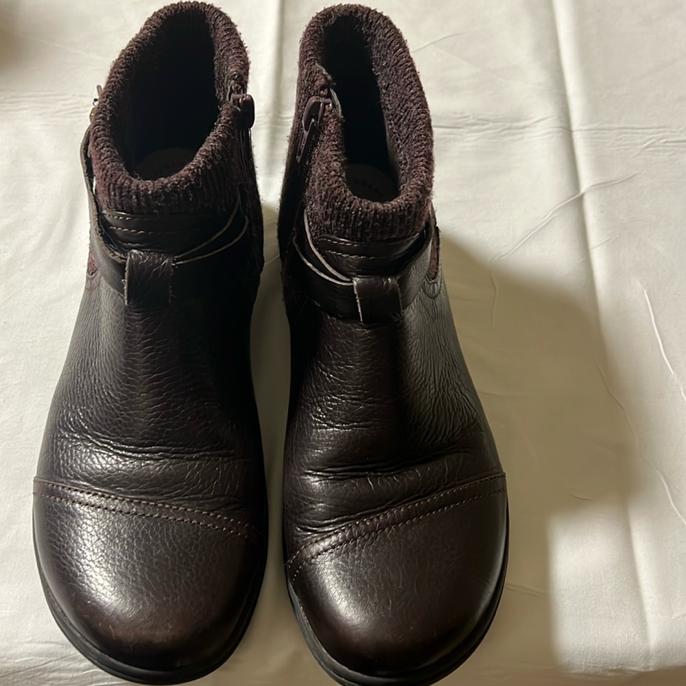 Collection By Clarks Women’s Kayleigh Burgundy/Brown Leather Mid Booties